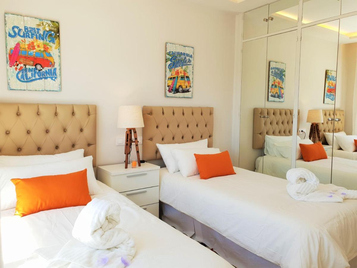 Fantastic Apartment B In Front Of The Sea & Marina Естепона Екстериор снимка